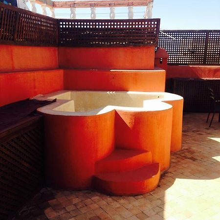 Riad Bjoujna Marrakesh Bagian luar foto