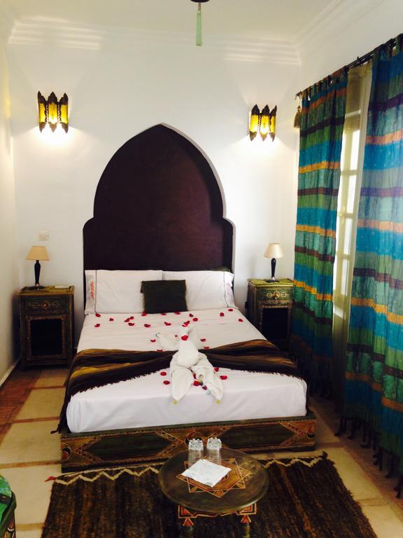 Riad Bjoujna Marrakesh Bagian luar foto