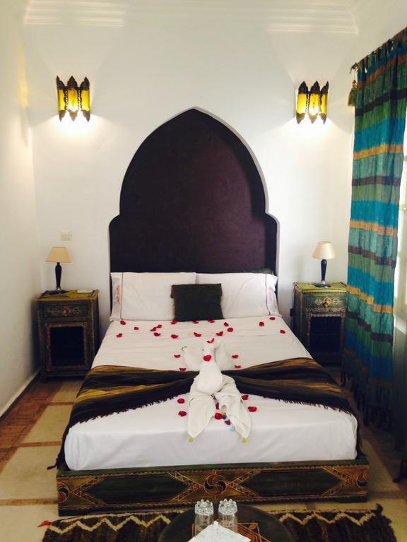Riad Bjoujna Marrakesh Bagian luar foto